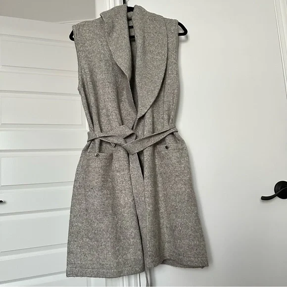 White House Black Market Gray Tie-Front Sweater Vest Size Small - Picture 2 of 9